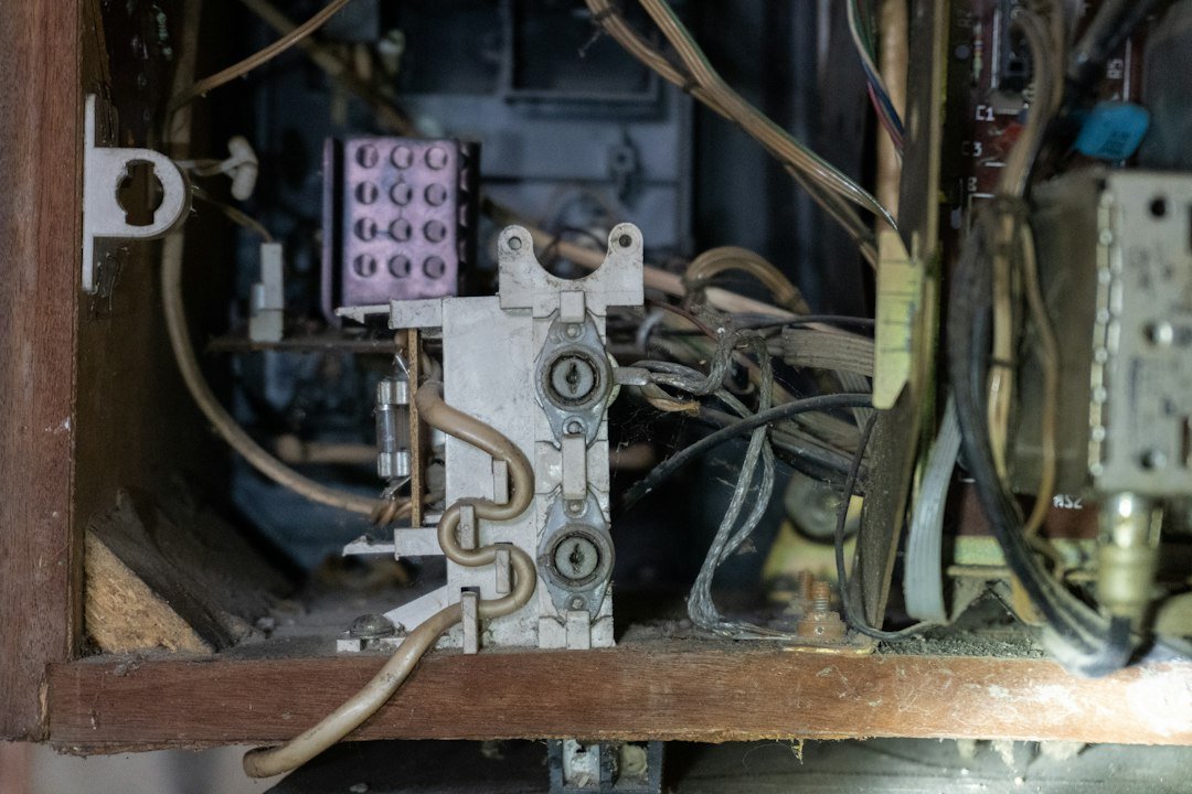 close-up-of-old-electronic-wiring-and-components-qcebv1hg2wa